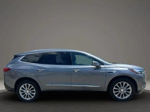Used 2020 Buick Enclave Premium w/ Sun and Sites Package AWD/4WD image 4