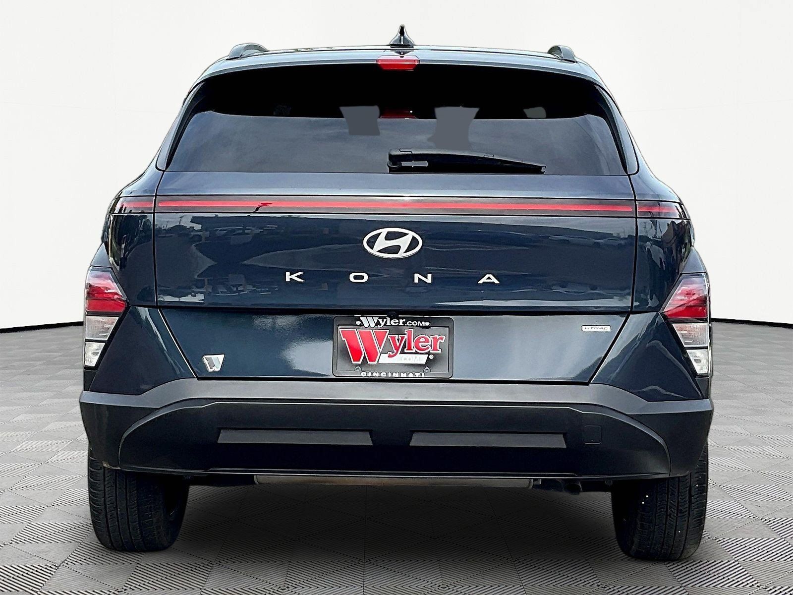 Used 2025 Hyundai Kona SEL AWD/4WD image 5