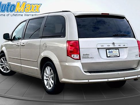 Used 2014 Dodge Grand Caravan SXT w/ Rear Park Assist Package FWD image 4