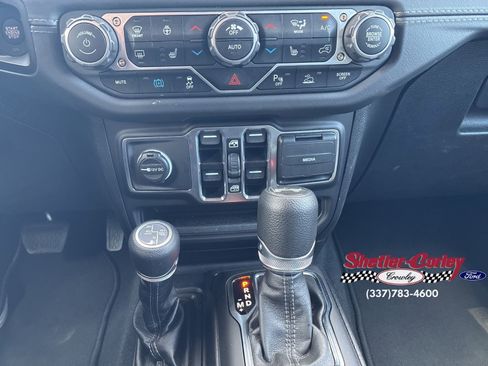 Used 2025 Jeep Wrangler Unlimited Sahara w/ Safety Group image 23