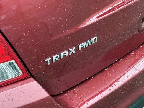 Certified 2022 Chevrolet Trax LT w/ Driver Confidence Package image 9