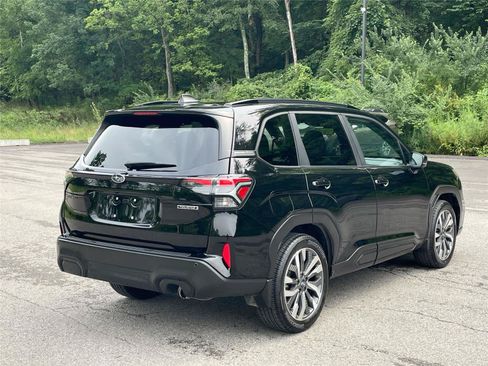 Certified 2025 Subaru Forester Touring AWD/4WD image 5