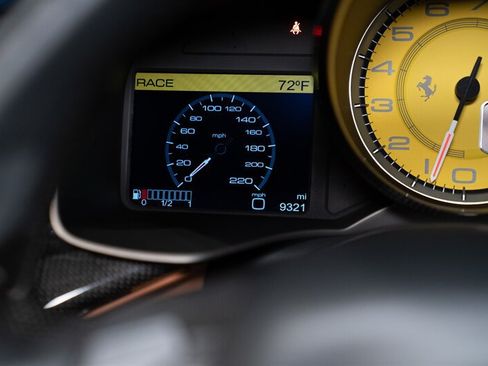 Used 2014 Ferrari F12 Berlinetta RWD image 28