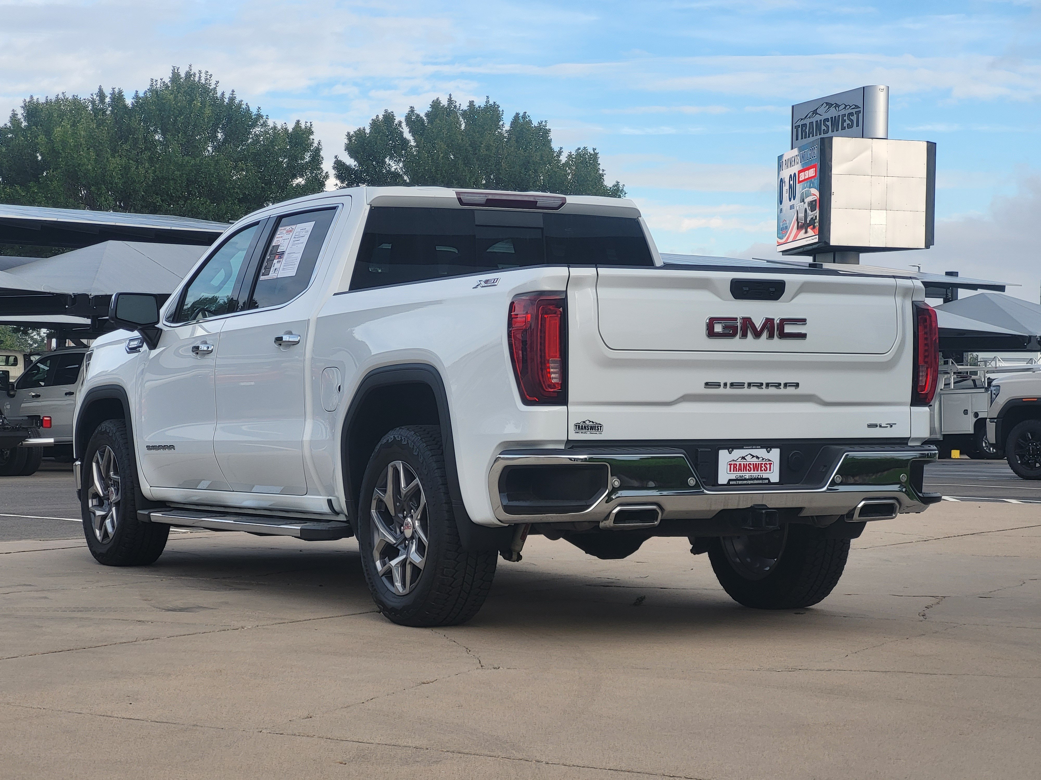 Used 2022 GMC Sierra 1500 SLT w/ SLT Premium Plus Package AWD/4WD image 5