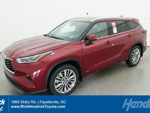New 2026 Toyota Highlander Platinum image 1
