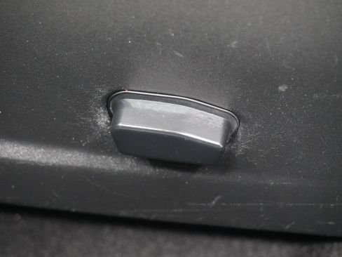 Used 2019 Dodge Challenger R/T RWD image 15