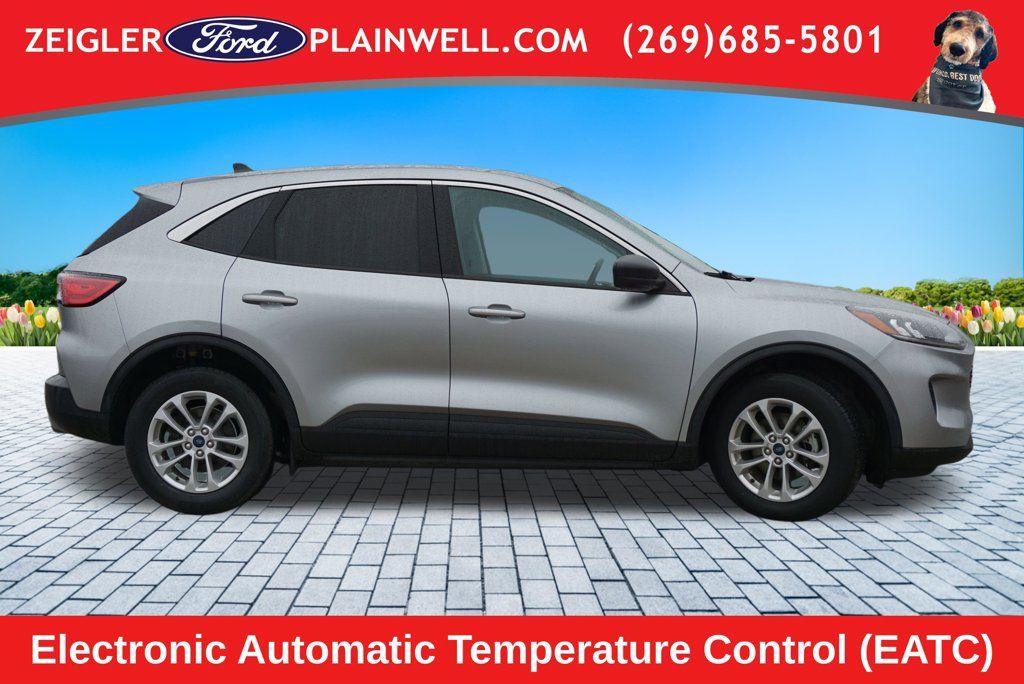 Used 2022 Ford Escape SE w/ Cold Weather Package FWD image 6