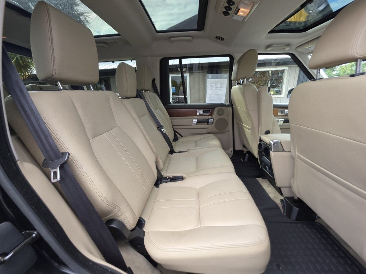 Used 2016 Land Rover LR4 HSE Silver Edition AWD/4WD image 11
