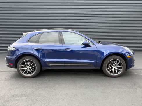 Used 2025 Porsche Macan AWD/4WD image 7