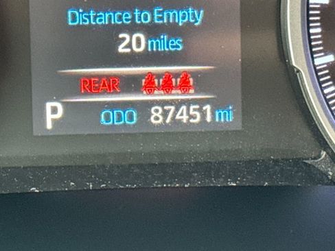 Used 2020 Toyota RAV4 LE image 17