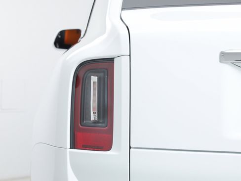 Used 2026 Rolls-Royce Cullinan image 16
