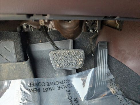 Used 2021 Toyota Highlander Limited image 29