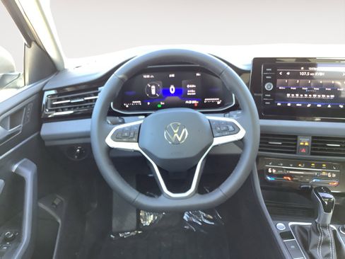 New 2026 Volkswagen Jetta SE FWD image 15