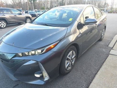 Used 2019 Toyota Prius Prime Advanced image 3