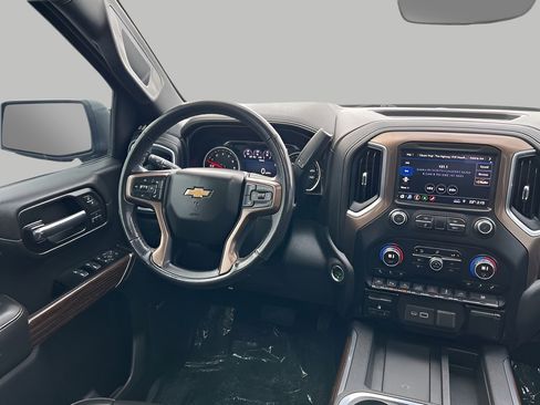 Used 2019 Chevrolet Silverado 1500 High Country w/ Technology Package image 12