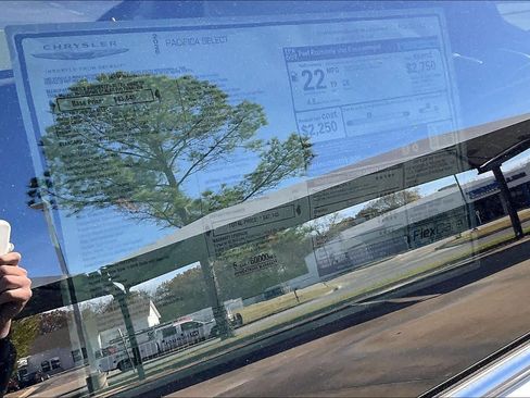 New 2026 Chrysler Pacifica Select image 19