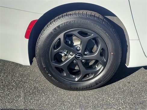 New 2023 Chrysler Pacifica Touring-L w/ S Appearance Package image 6