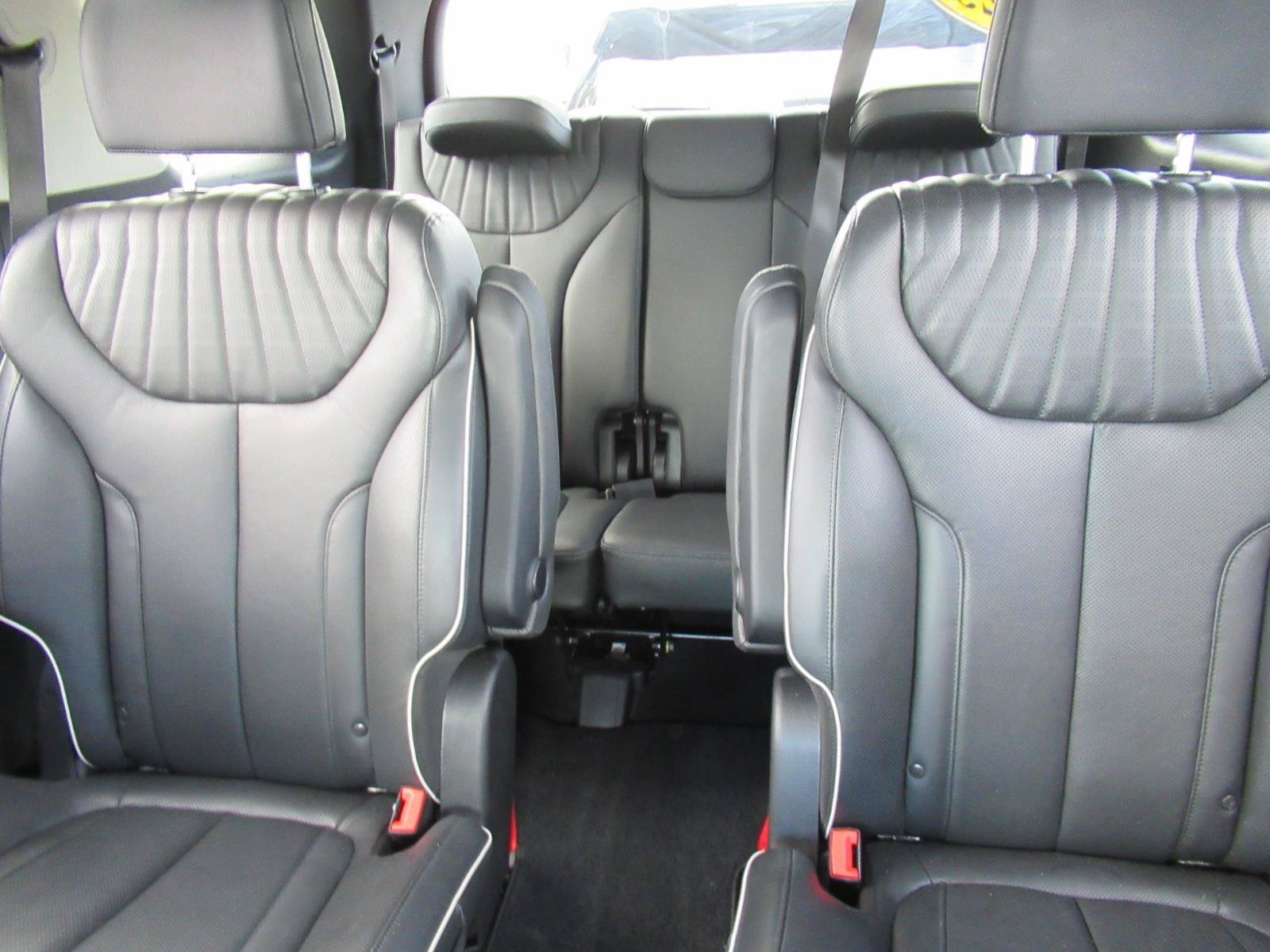 Used 2023 Hyundai Palisade Limited FWD image 31