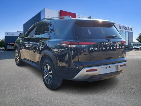 Used 2025 Nissan Pathfinder SL AWD/4WD image 4