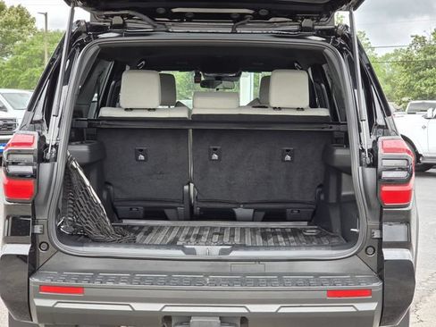 Used 2025 Toyota 4Runner SR5 AWD/4WD image 9
