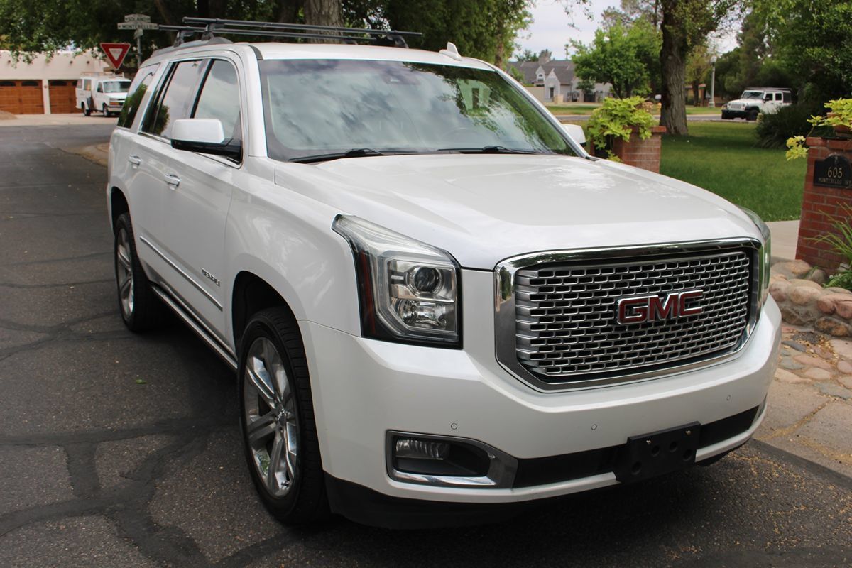 Used 2017 GMC Yukon Denali w/ Open Road Package AWD/4WD image 45