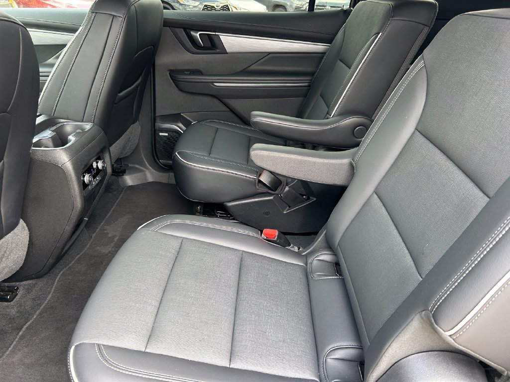 Used 2025 Buick Enclave Preferred FWD image 16
