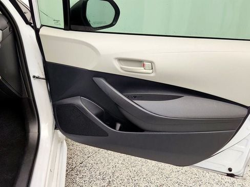 Used 2025 Toyota Corolla LE FWD image 22
