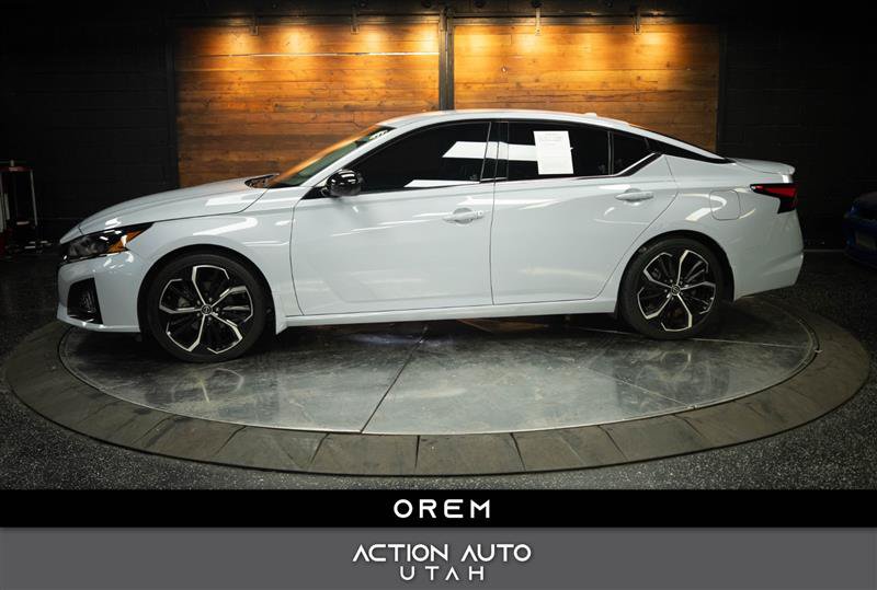 Used 2023 Nissan Altima 2.5 SR FWD image 1