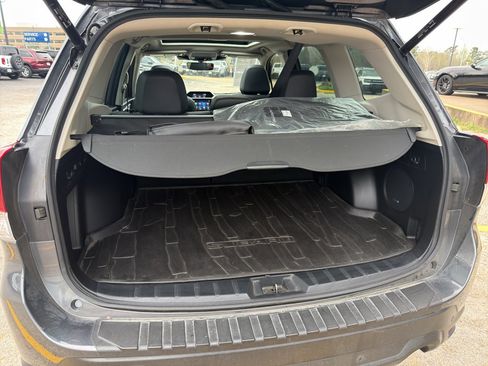 Used 2022 Subaru Forester Limited image 18