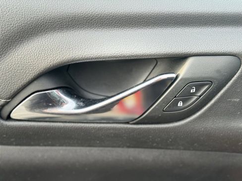 Used 2023 GMC Acadia SLE w/ Driver Convenience Package image 24