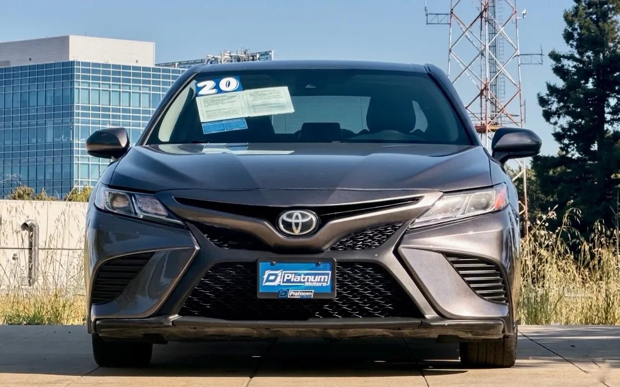 Used 2020 Toyota Camry SE w/ Protection Package (Q2) FWD image 2