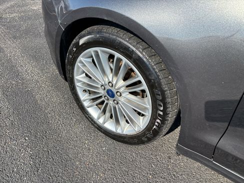 Used 2016 Ford Fusion SE w/ Equipment Group 202A image 12