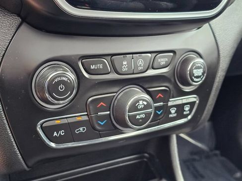 Used 2019 Jeep Cherokee Limited AWD/4WD image 22