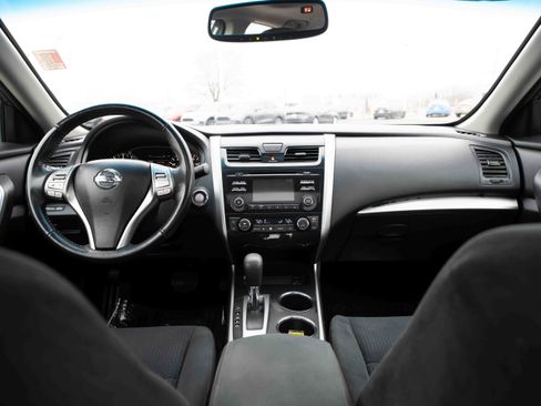 Used 2015 Nissan Altima 2.5 SV w/ Convenience Package image 20