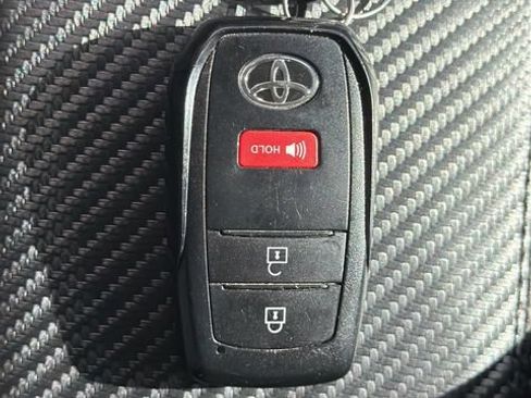Used 2024 Toyota Corolla Cross LE AWD/4WD image 27