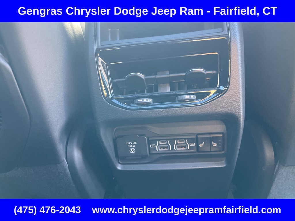 Used 2025 Jeep Grand Cherokee Limited AWD/4WD image 28