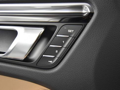 New 2026 Porsche Macan image 23