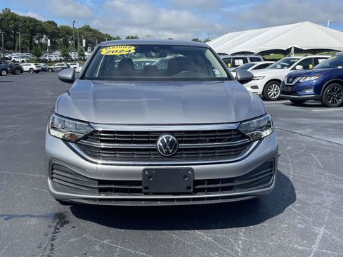 Used 2024 Volkswagen Jetta SE FWD image 2