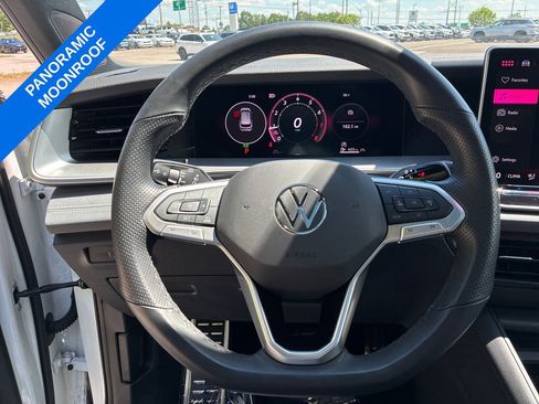 Used 2025 Volkswagen Tiguan SE R-Line AWD/4WD image 12