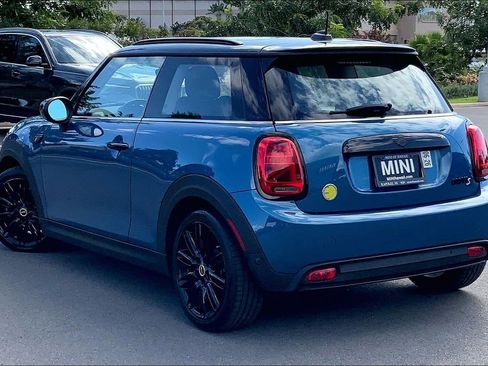 Certified 2024 MINI Cooper SE image 11