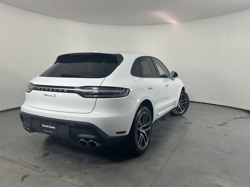 Certified 2025 Porsche Macan S AWD/4WD image 7