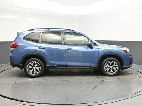 Used 2019 Subaru Forester Premium image 8
