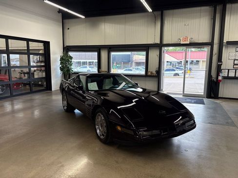 Used 1993 Chevrolet Corvette Coupe RWD image 25