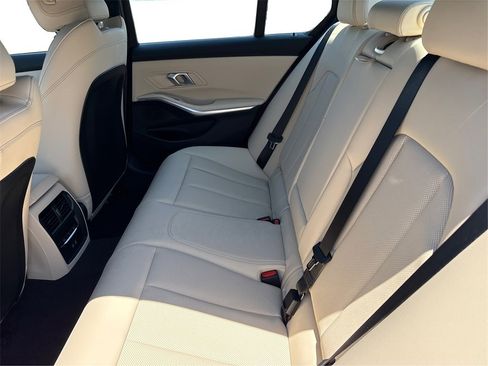 New 2025 BMW 330i Sedan w/ M Sport Package image 10
