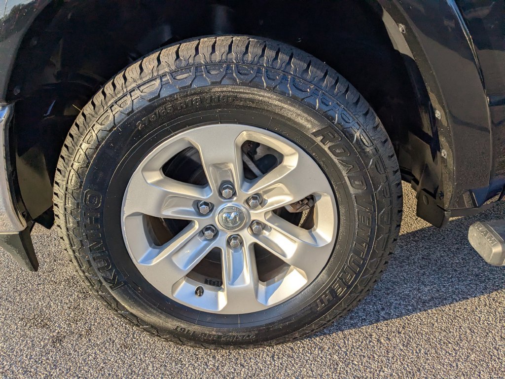 Used 2019 RAM 1500 Laramie AWD/4WD image 14