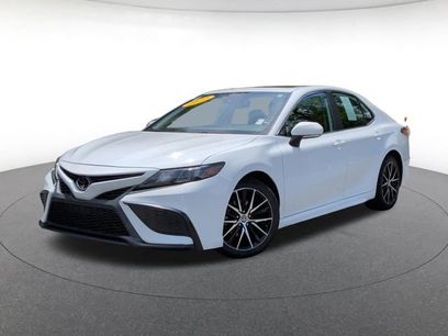 Used 2022 Toyota Camry SE w/ Convenience Package