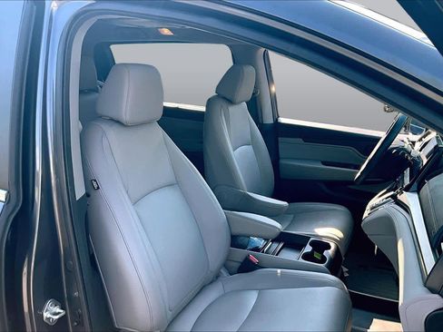 Used 2018 Honda Odyssey Touring image 9