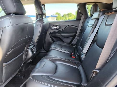 Used 2015 Jeep Cherokee Limited AWD/4WD image 16