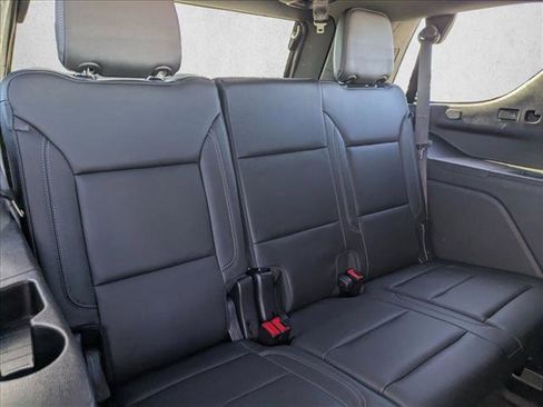 Used 2021 Chevrolet Tahoe Z71 w/ Luxury Package image 20