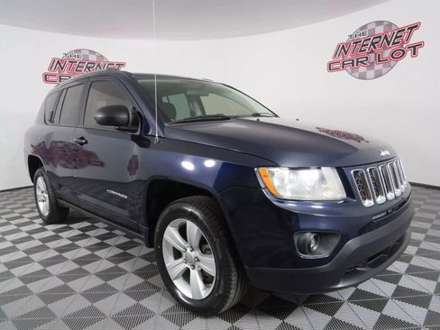 Used 2013 Jeep Compass Latitude w/ Sun/Sound Group image 9